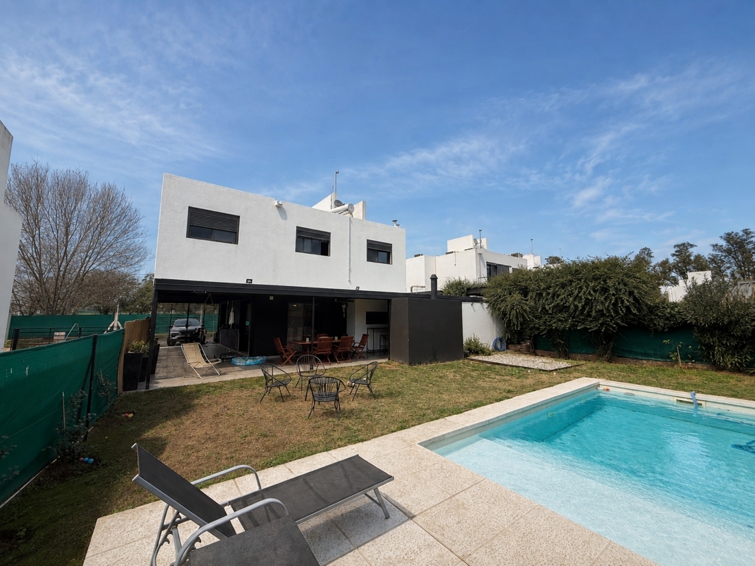D�PLEX EN VENTA 4 DORMITORIOS VALLE ESCONDIDO ALTOS DEL BARRANCO